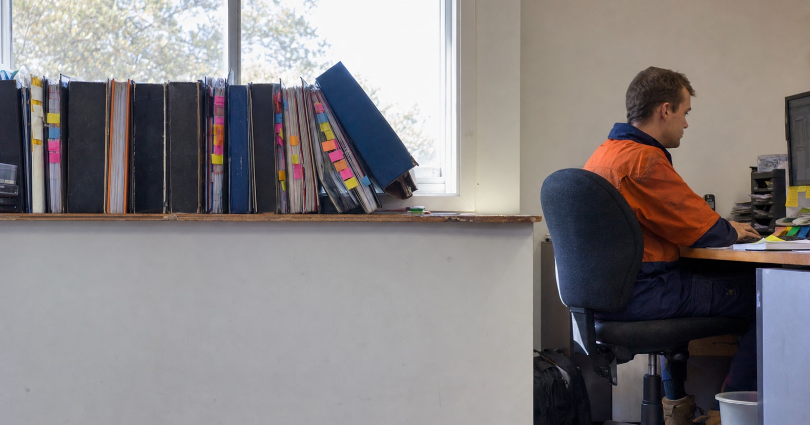 When Tribal Knowledge Stops Scaling: A Field-Service Owner's Guide to Outgrowing Founder Memory